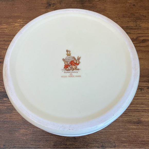 1970's Bunnykins cereal bowl skating rink - Picture 4 of 4